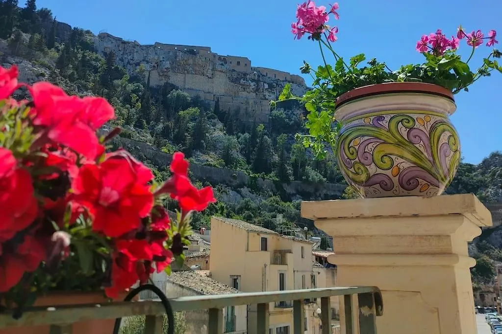 別荘 Il Cappero Scicli - Casetta Con Vista In Centro Storico